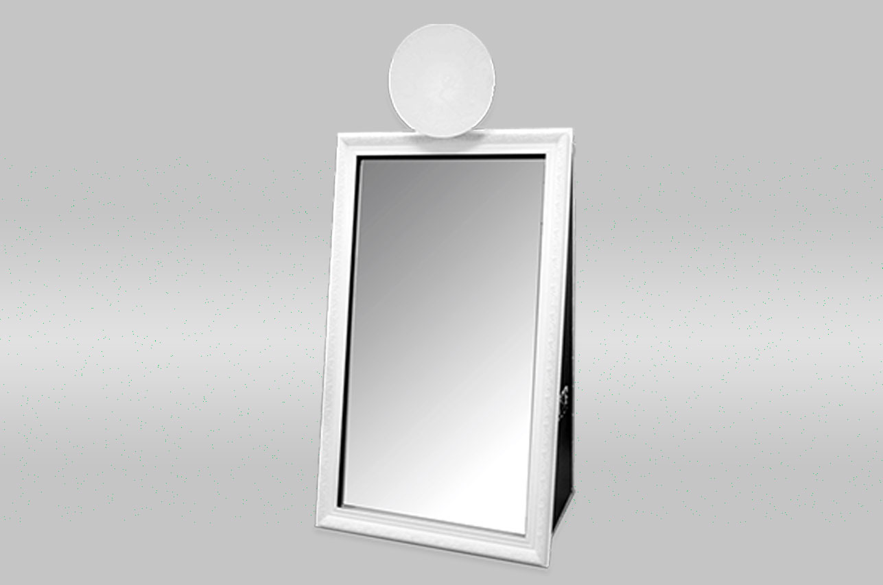 mirror-booth